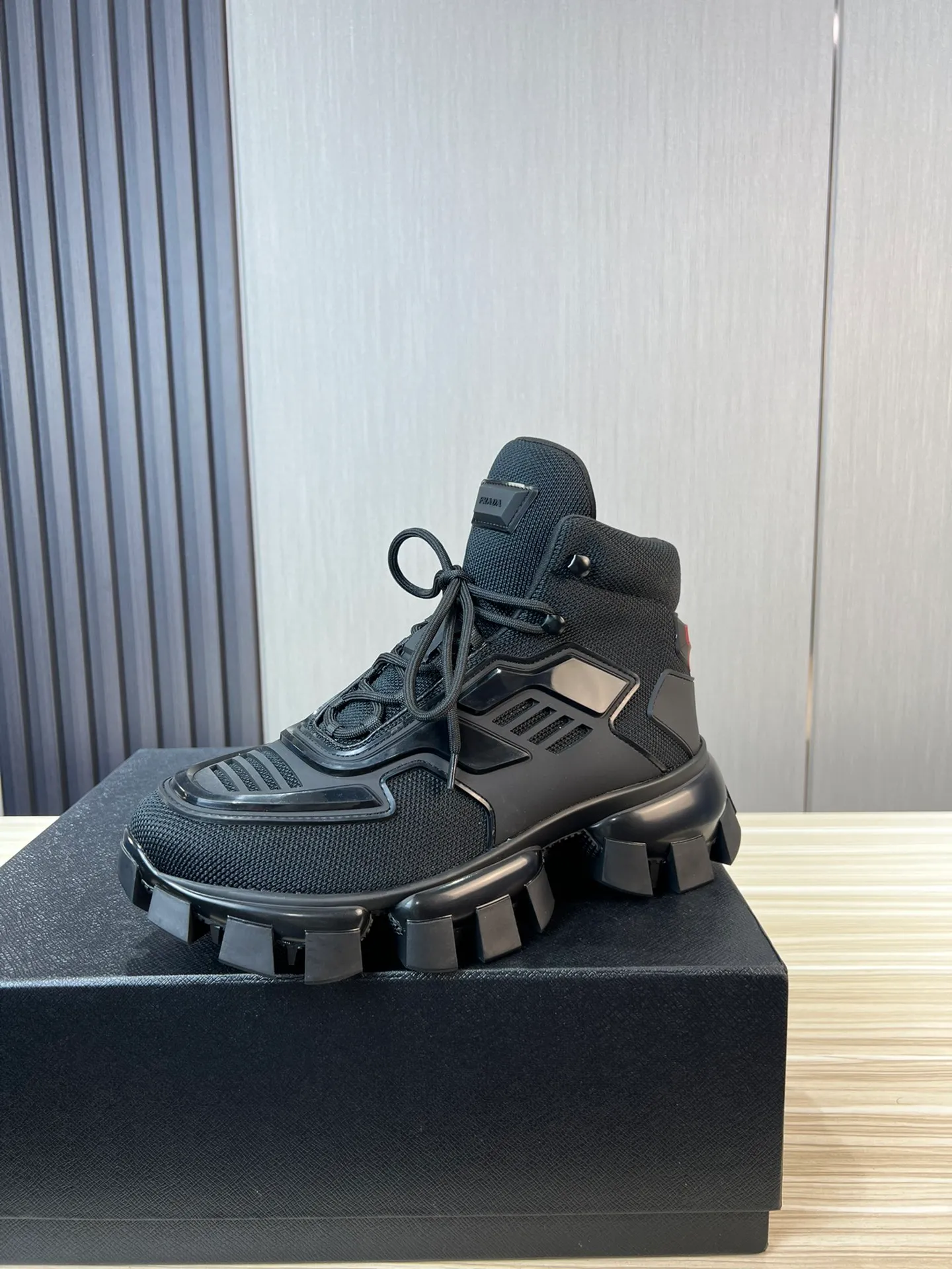 Men's shoes 💰660💰 [PRADA] Couple's popular item at the counter 💑Official website synchronized ⬆️Original fly-woven film fabric + cowhide lining, 1⃣️:1⃣️reproduction, original sole, 35-45 (45.46 custom-made, non-refundable)